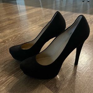 Shade black heels